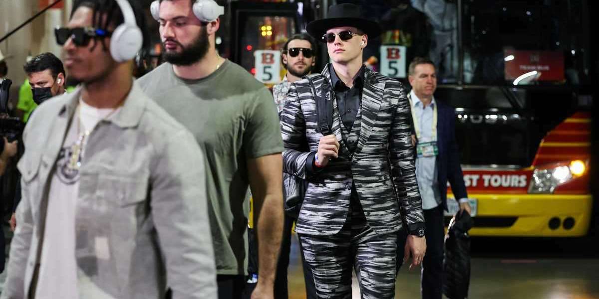 What Makes the Joe Burrow Outfit from Leather Jacket Black So Popular?